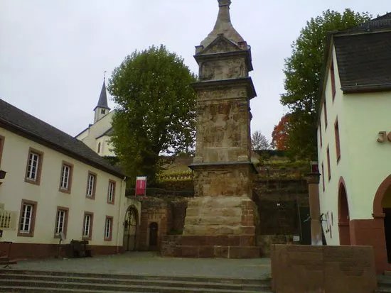 Igel Column