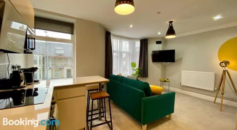 Stylish Modern Apartments Near Parks & Centre