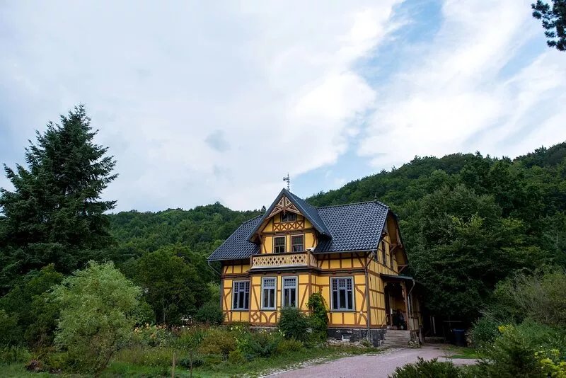 Landhaus Kunterbunt at the forest and river with chicken and sheep in the