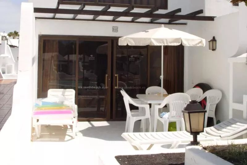 Villa with Shared Pool and Adjacent to Beach, with free, in villa WIFI