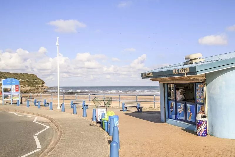 CASITA, pet friendly, with open fire in Benllech