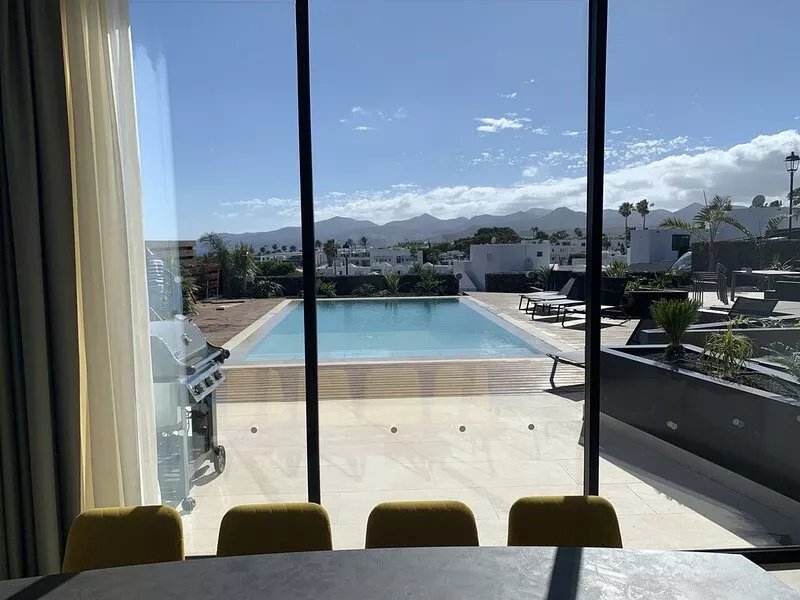 Luxurious 5 bed 4 bath villa in Los Mojones with stunning views and facilities
