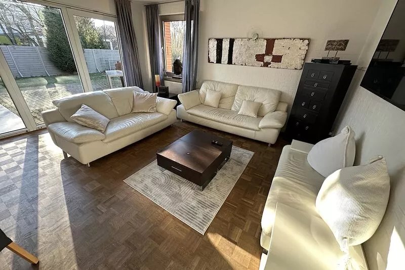 Detached house for up to 15 people room Dusseldorf / Neuss