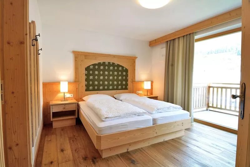 In the center of Ortisei with direct access to the cable car of the Alpe di