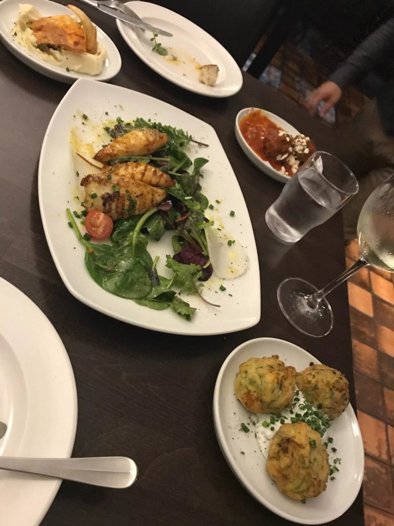 Akropolis Restaurant