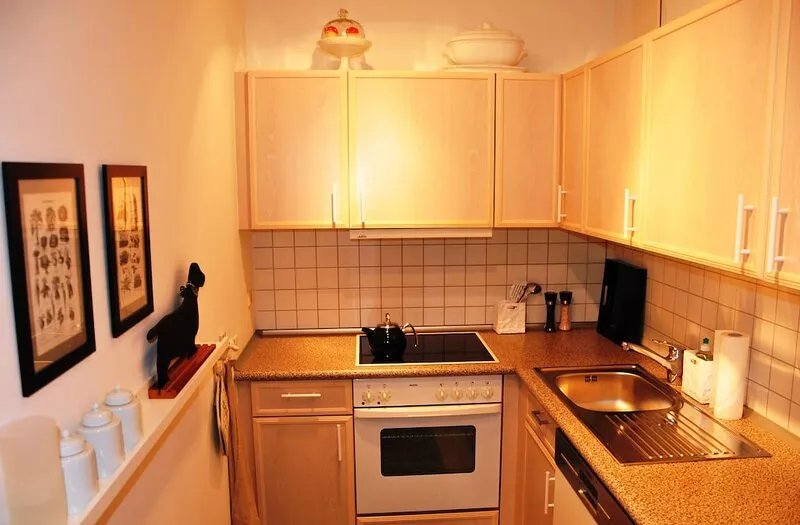Bright 2 room apartment, directly on the Elbe, close to the city, garage