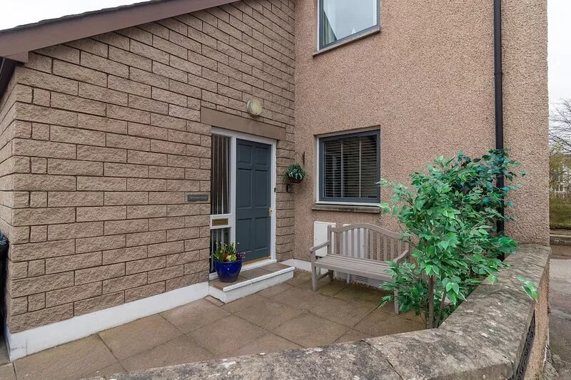 FISHERTOWN HOUSE, pet friendly, character holiday cottage in Nairn
