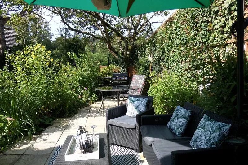 Detached Holiday Cottage,  Close To Market Town Of Hesdin With Wi Fi Avalible.