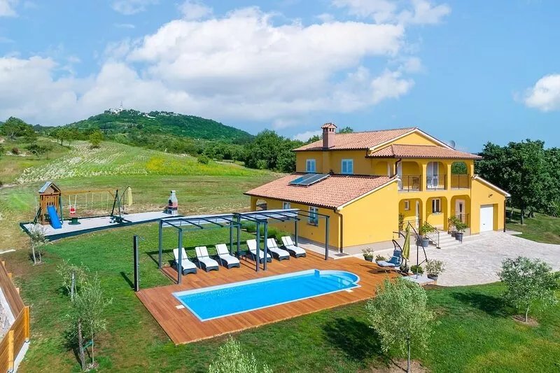 New Villa for 8 people with spectacular view