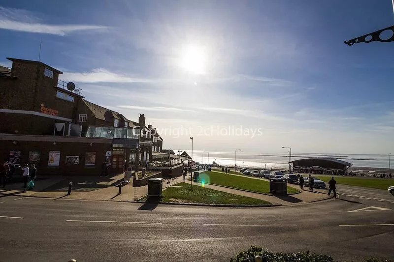Luxury lodge with decking in Hunstanton at Manor Park ref 23144K