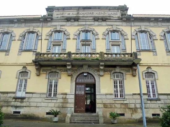 Escola Secundaria Alexandre Herculano Building