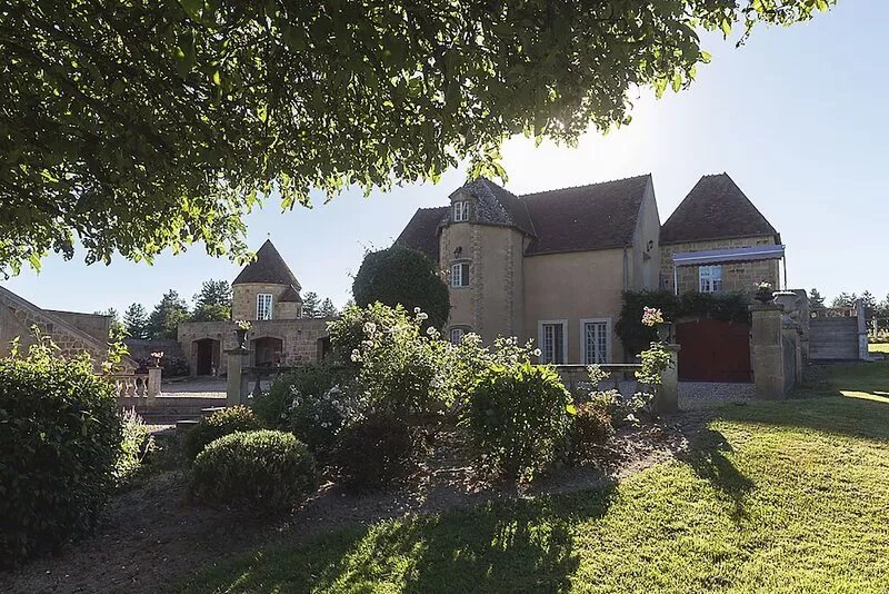 Gorgeous manor in the Auvergne with private pool