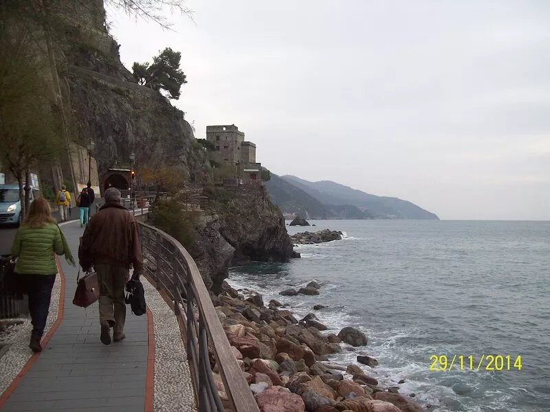 In historical centre of Monterosso, a romantic house with garden