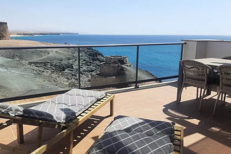 Best location on 2 floors (with penthouse) directly by the sea. Dream view from