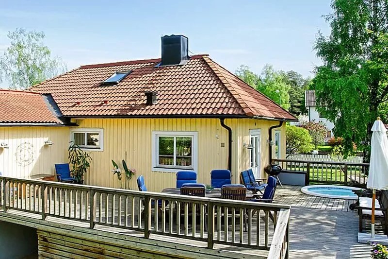 Family friendly villa, Quiet area 10 min from Stockholm and 5 minutes from beach