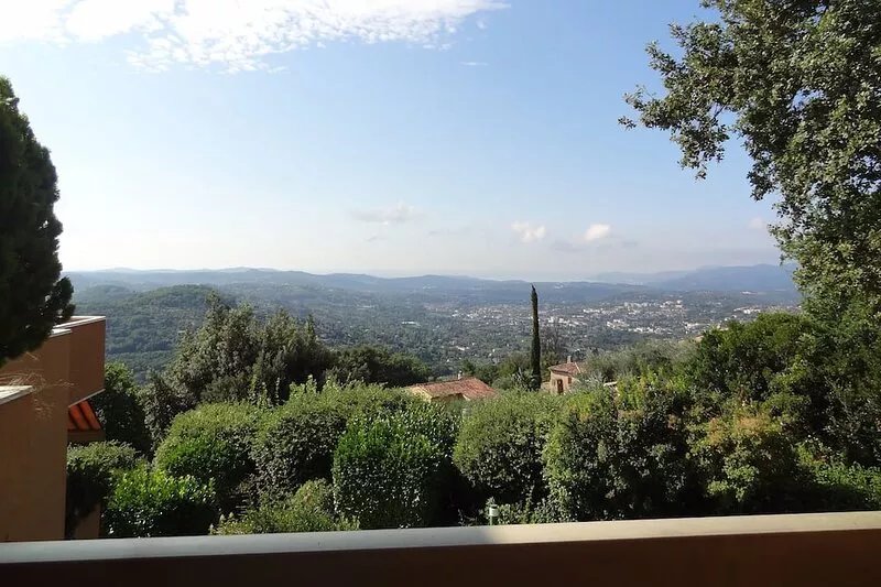 Apartment Grasse (30 'Cannes and Nice), sea view, swimming pool, wifi