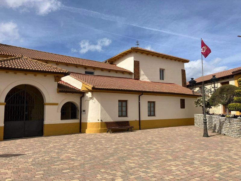 Iglesia De Villar De Mazarife