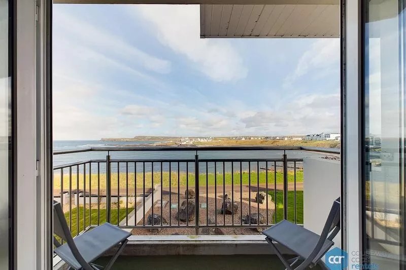 Beautiful apartment in Portballintrae w/ Sea Views