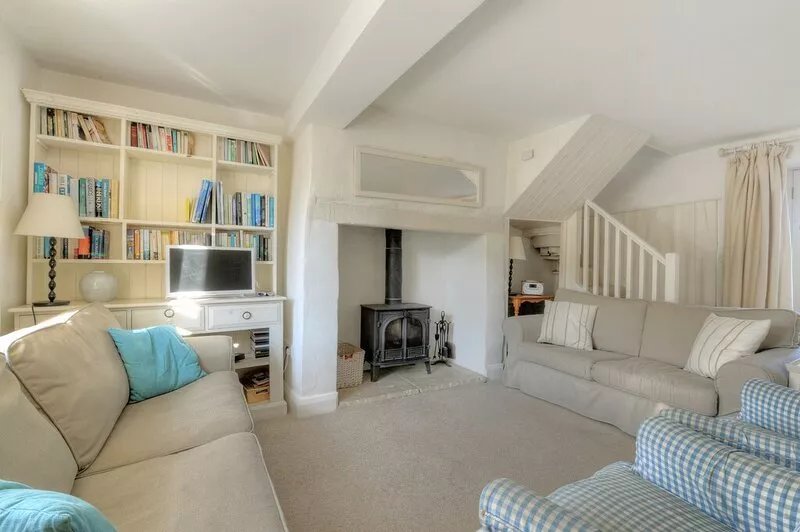 CHARM COTTAGE, family friendly, country holiday cottage in Charmouth