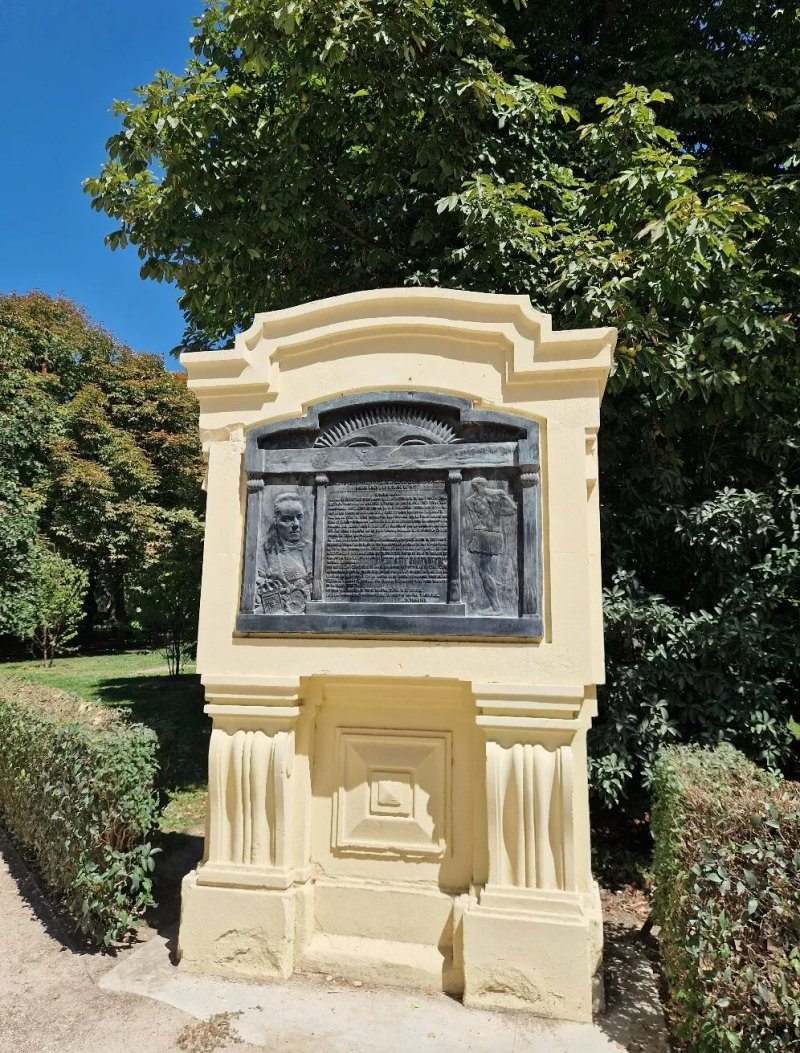 Sculpture To Hipolito Yrigoyen