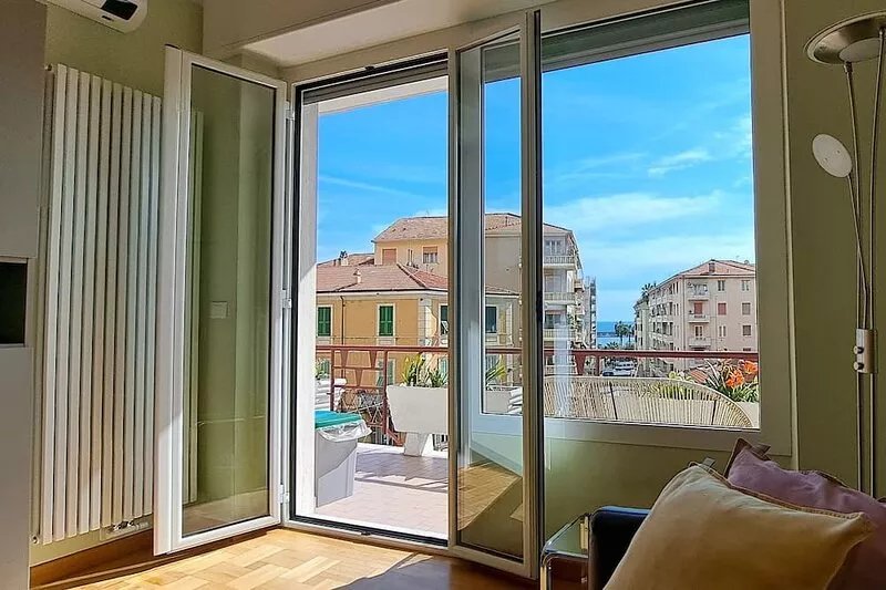Garibaldi 5: two-room apartment with sea view, bright, central, 2 large terraces