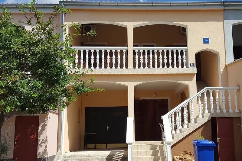 One bedroom apartment with air-conditioning Starigrad, Paklenica (A-11683-a)