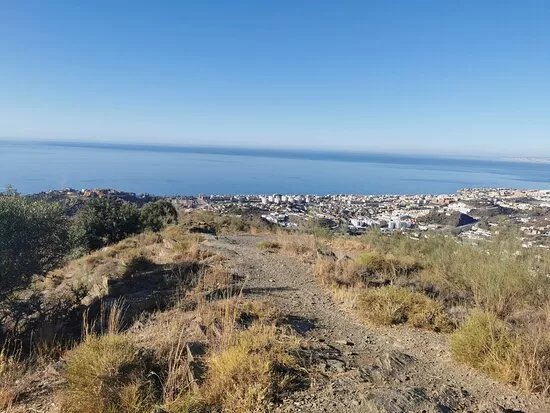 Ruta Circular: Rincon De La Victoria, Cerro Tio Canas y Rio Benagalbon.