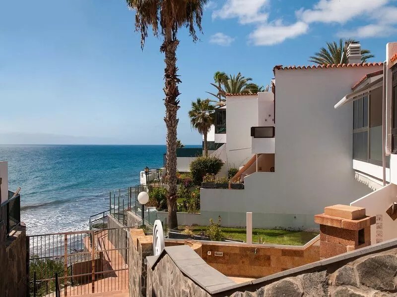 Beachfront Apartment Playa del Aguila