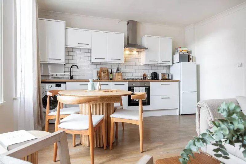 Centrally located Scandinavian high quality design. 2 min walk to station