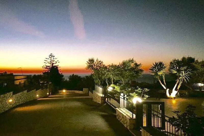 Ruffino villa in balestrate with large garden