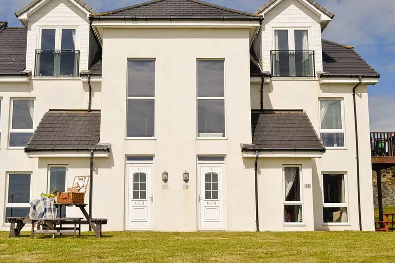 Deluxe 2 bed apartment with sea view