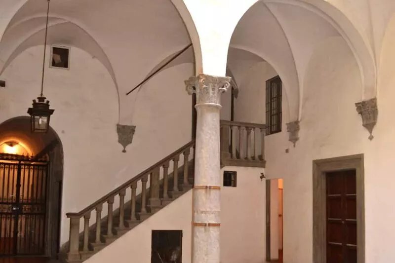 Charming 3 bedroom Brand New Apartment in a Historic Building.