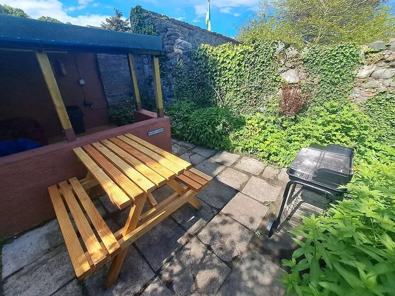 Newly renovated Character Cottage close to the beach