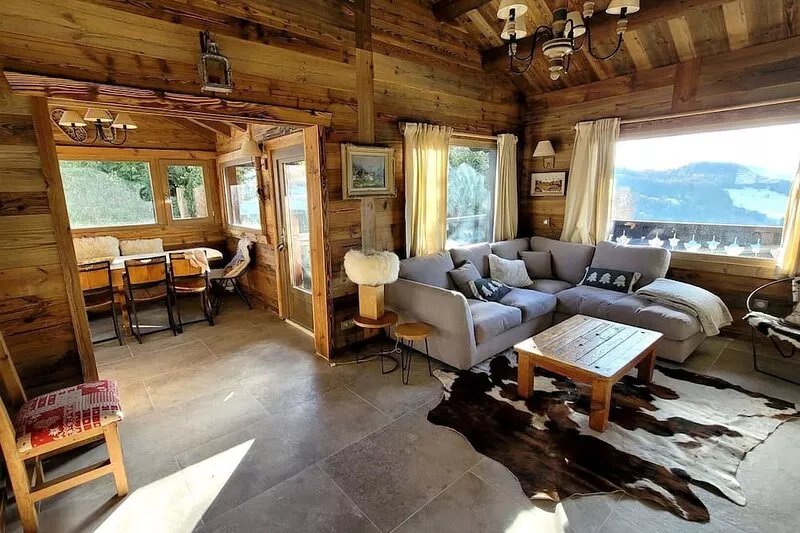 Beautiful Savoyard chalet on the slopes of La Plagne - sleeps 12-15