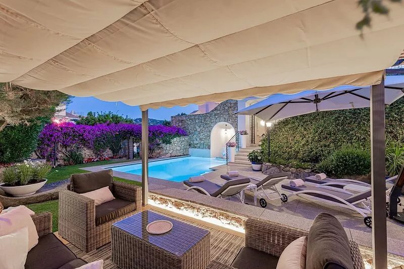 Villa Le Rocce - Five Bedroom Villa, Sleeps 10