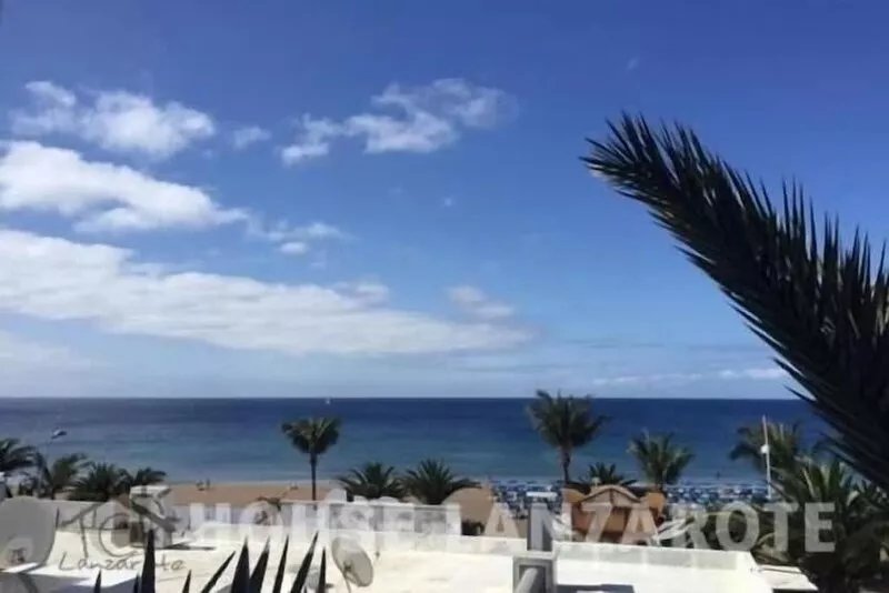5 Star,  2 x True  Ensuite’s, Beach 20 meters,  Pool,  AC, FREE WIFI, Full TV.