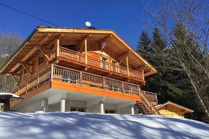 5-star Chamonix Valley luxury chalet with breathtaking views of Mt-Blanc for 14
