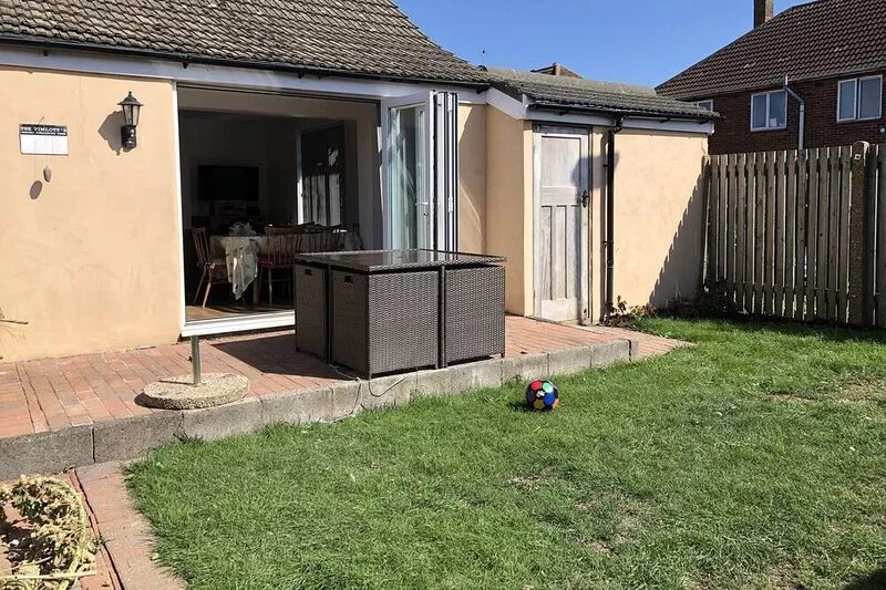 House, 3 Bedrooms, 2 bathrooms, very close to beach