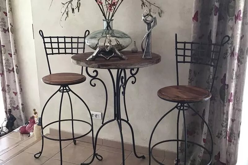 Maison 190m2 Chambres Climatisées, Piscine Privée, Proche Village