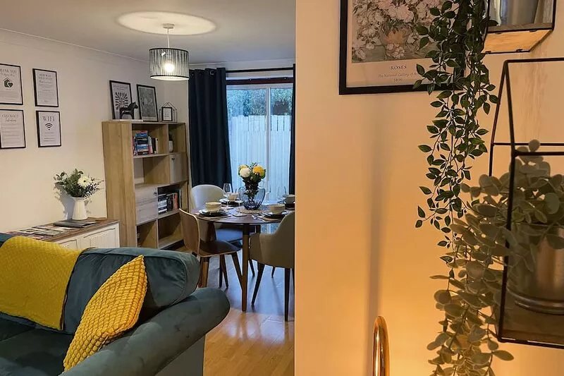 3 Bed Home in Cheltenham Centre with Free Parking