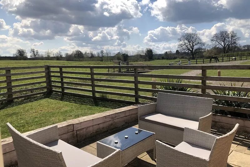 The stables fully loaded converted barn dog/horse sleeps 8 4 beds