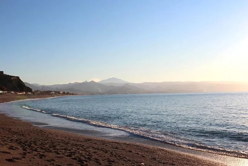Secluded country house - 5 mins drive from beach