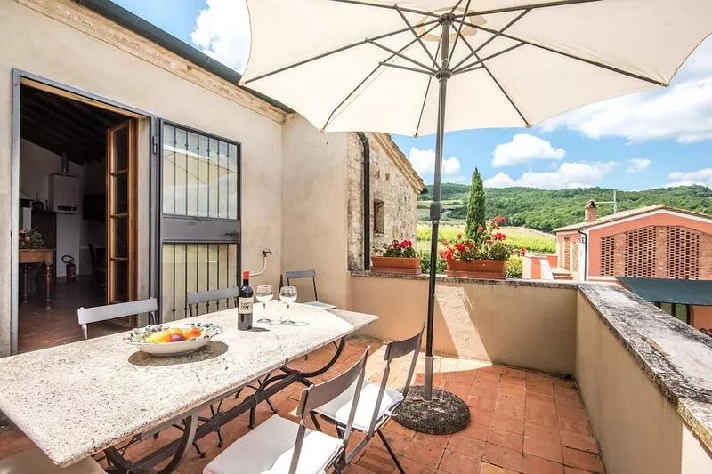 4 bedroom amazing home in San Quirico D'Orcia