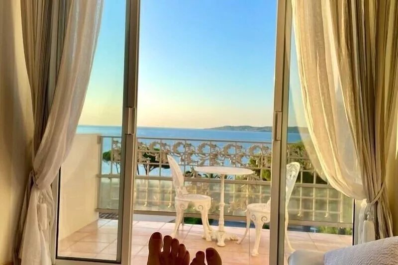 Spectacular views from a historical villa apartment. 5 star reviews