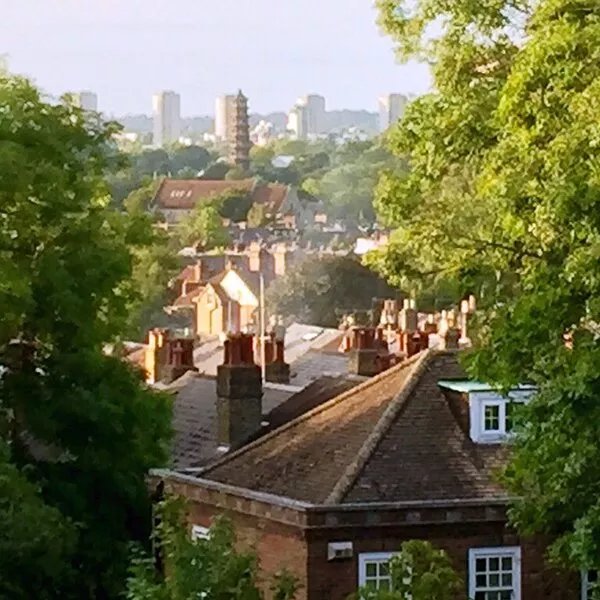 Lovely 2BR, Richmond Hill & Parking