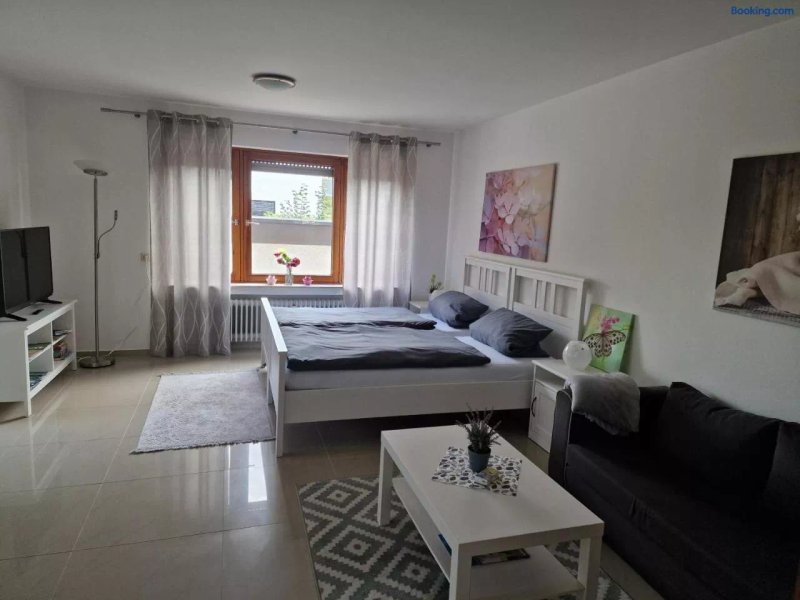 Airport Apartments Valentina