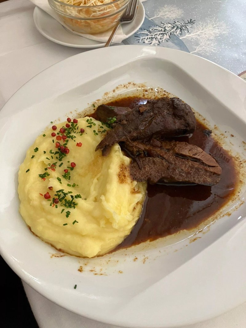 Zamecka restaurace Krtiny