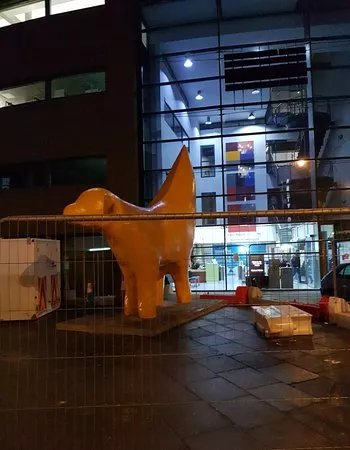 Superlambanana Statue