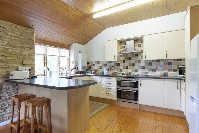 4 bedroom accommodation in Lea, near Ross-on-Wye
