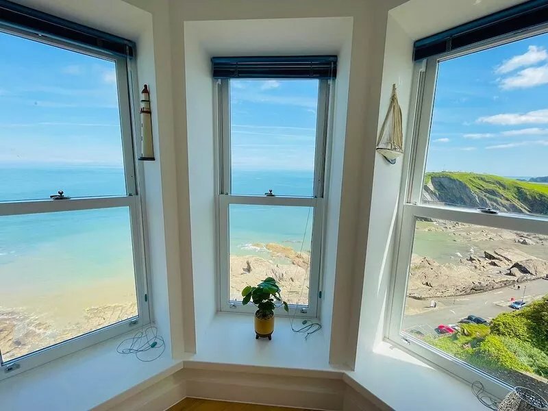 Outstanding Idyllic Ilfacombe seaside 2-bedroom apartment with sea views
